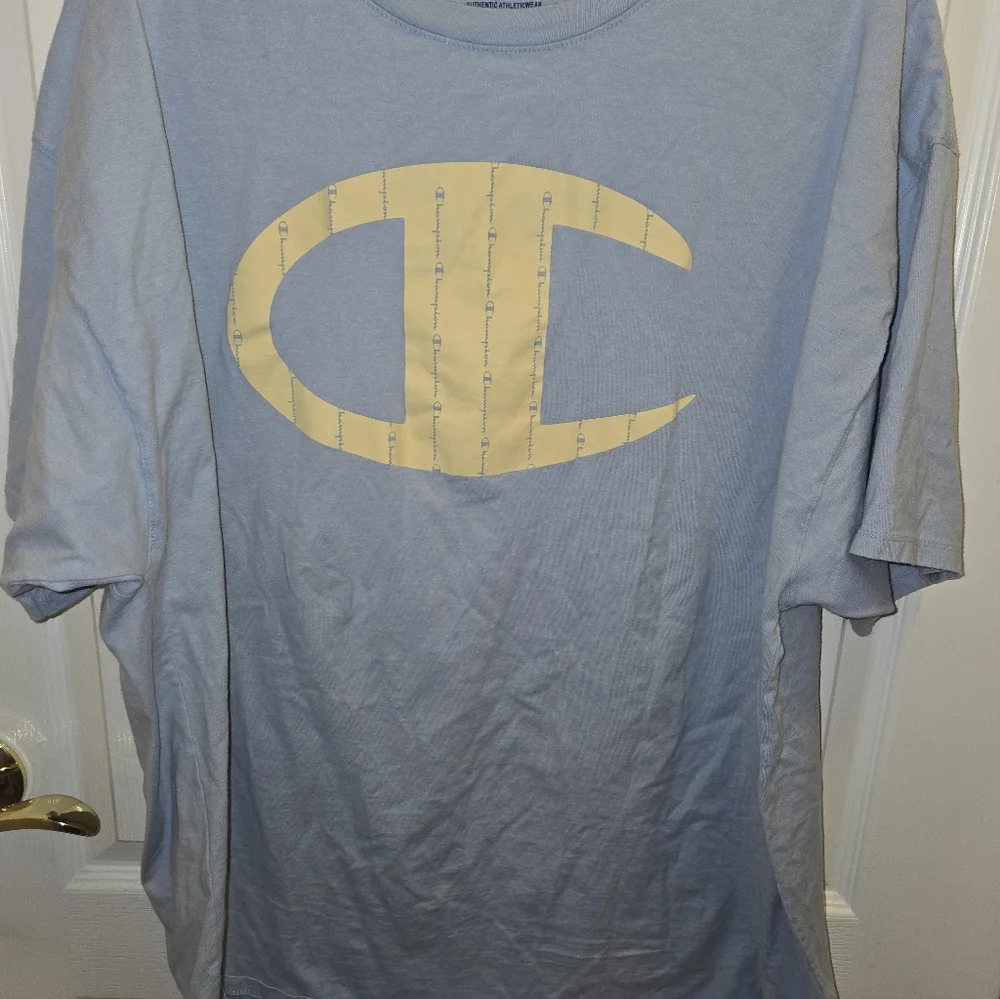 Champion Men's Gray and Light Blue Logo Tees 2XL (Lot Of 4) - Picture 2 of 10